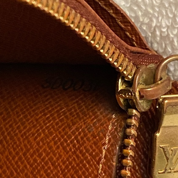Louis Vuitton wallet crossbody - Picture 3 of 12